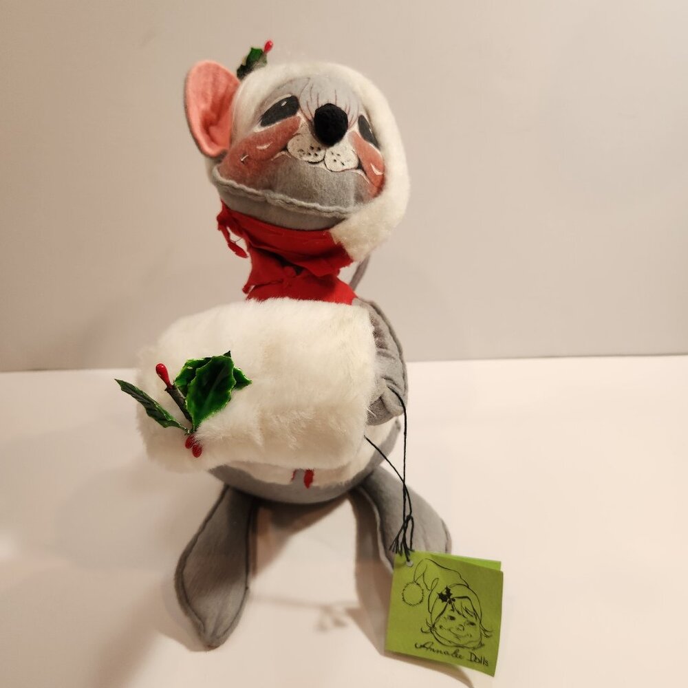 Vintage 1971 Annalee Mobilitee Christmas Mouse Doll With Fur Wrap 11" Size